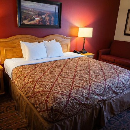 Savanna Inn & Suites المظهر الخارجي الصورة