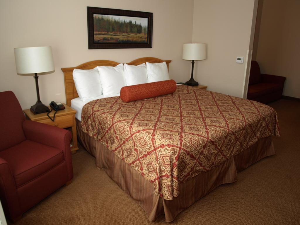 Savanna Inn & Suites الغرفة الصورة